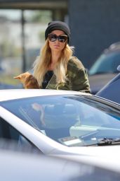 Paris Hilton Stops by 7 Eleven in Beverly Hills - April 2015