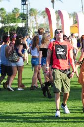Sarah Hyland – 2015 Coachella Music Festival in Indio – Day 1