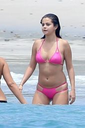 Selena Gomez Hot in Bikini in Mexico, April 2015 