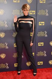 Tyra Banks - 2015 Daytime Emmy Awards at Warner Bros. Studios in Burbank