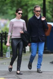 Anne Hathaway - Walking to the Public Theatre, May 2015