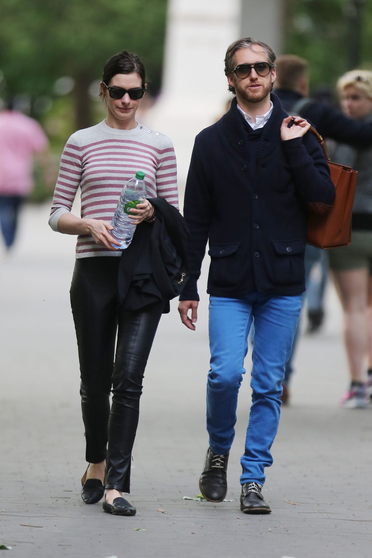 Anne Hathaway - Walking to the Public Theatre, May 2015 • CelebMafia