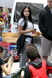 Ariel Winter at The Farmers Market in Los Angeles, May 2015