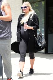 Ashlee Simpson - Departing the Gym in Studio City, May 2015