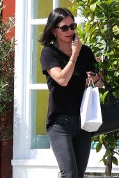 Courteney Cox - Leaving Brentwood Country Market, April 2015