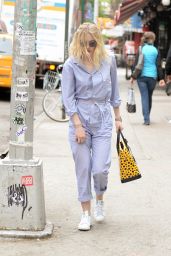 Dakota Fanning Street Style - Out in NYC, May 2015