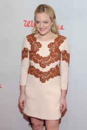 Elisabeth Moss - Red Nose Day Charity Event in NYC, May 2015