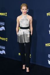 Elizabeth Banks – Pitch Perfect 2 Premiere in Los Angeles