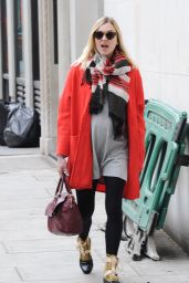 Fearne Cotton Street Style - Arriving at BBC Radio 1 in London, May 2015