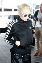 Gwen Stefani at LAX Airport, April 2015