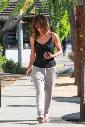 Halle Berry - Arrives at Kinara Skin Care Clinic & Spa in West Hollywood, April 2015