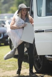Hilary Duff at a Flea Market in Los Angeles, May 2015