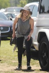 Hilary Duff at a Flea Market in Los Angeles, May 2015