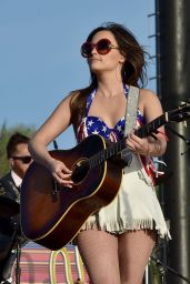 Kacey Musgraves Performs at 2015 Stagecoach California’s Country Music Festival in Indio