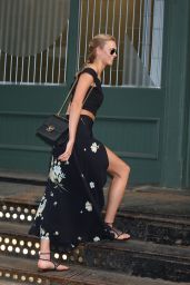 Karlie Kloss - Arriving at Taylor Swift