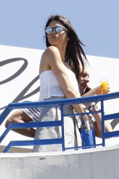 Kendall Jenner - Breakfast at Hotel Martinez in Cannes, May 2015