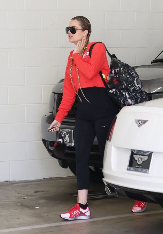 Khloe Kardashian Gym Style - Beverly Hills, April 2015