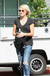 Malin Akerman - Out in Glendale, May 2015