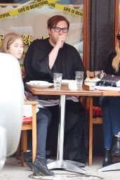 Nicola Peltz Having Lunch in New York City, May 2015