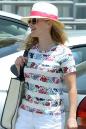Reese Witherspoon - Shopping at Sephora in Santa Monica, May 2015