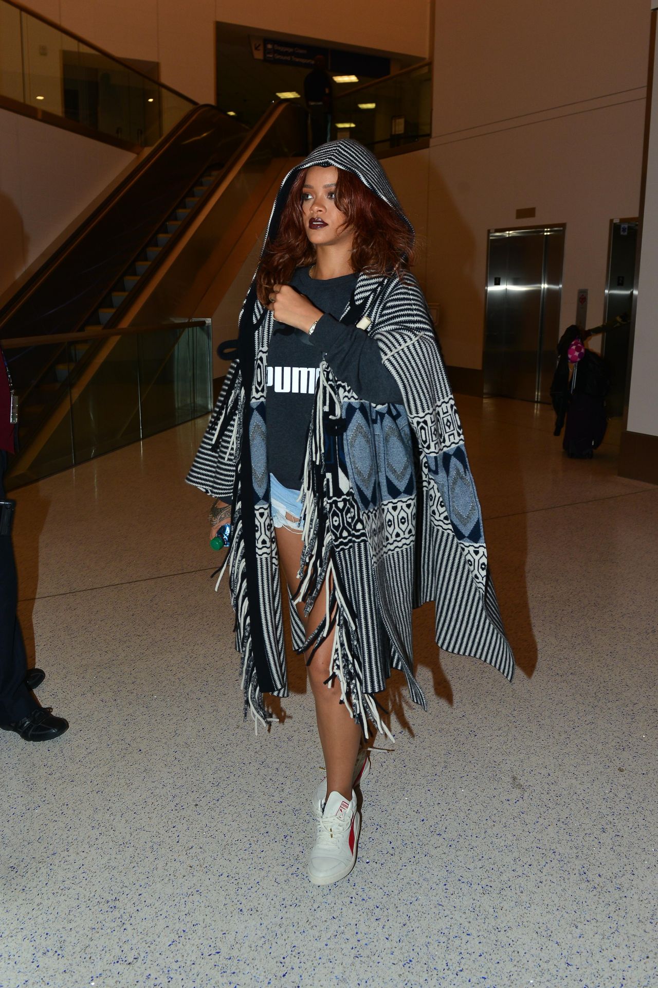 Rihanna LAX Airport in Los Angeles July 7, 2014 – Star Style