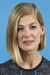 Rosamund Pike - What We Did On Our Holiday Photocall at the Intercontinental Hotel in Madrid