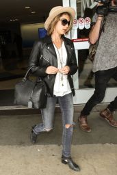 Sarah Hyland at LAX Airport, May 2015
