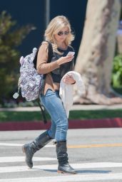 Sarah Michelle Gellar Casual Style - Out in Los Angeles, May 2015