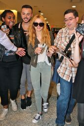 Bella Thorne at an Airport in Toronto, June 2015