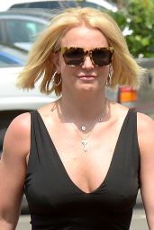 Britney Spears Street Style - Out in Thousand Oaks, June 2015