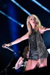 Carrie Underwood Performing at the CMA Festival in Nashville, June 2015