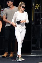 Gigi Hadid in Ripped Jeans, June 2015