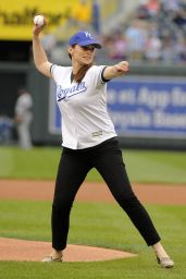 Hayley Atwell - Throwing 1st Pitch in Kansas City, June 2015
