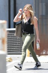 Hilary Duff Street Style - Heading to a Dance Studio in Hollywood, June 215