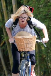 Julie Bowen - Bike Ride in Los Angeles, May 2015