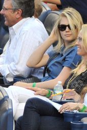 Kate Upton - Attends Yankees Tigers Game in New York City, June 2015