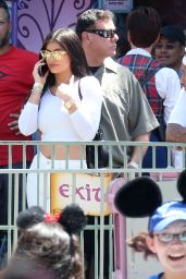 Kylie Jenner - Disneyland for North West