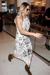 LeAnn Rimes at LA Airport, June 2015