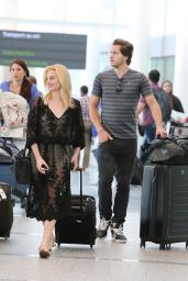 Margot Robbie Airport Style - at Pearson International Airport in Toronto, June 2015