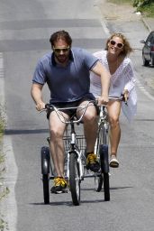 Michelle Hunziker & Tomaso Trussardi Go to the Bike in Forte dei Marmi, June 2015
