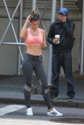 Nina Agdal Jogging in Tights in NYC - June 2015