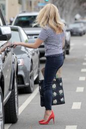 Reese Witherspoon - Shopping in Santa Monica, June 2015