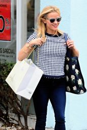 Reese Witherspoon - Shopping in Santa Monica, June 2015