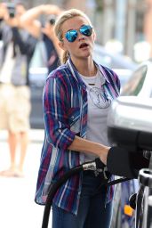 Reese Witherspoon Stops for Gas in Brentwood, June 2015