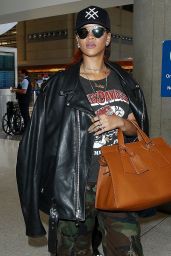 Rihanna - LA Airport in LA, June 2015