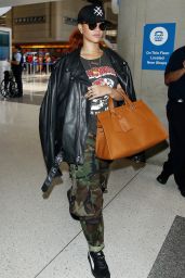 Rihanna - LA Airport in LA, June 2015