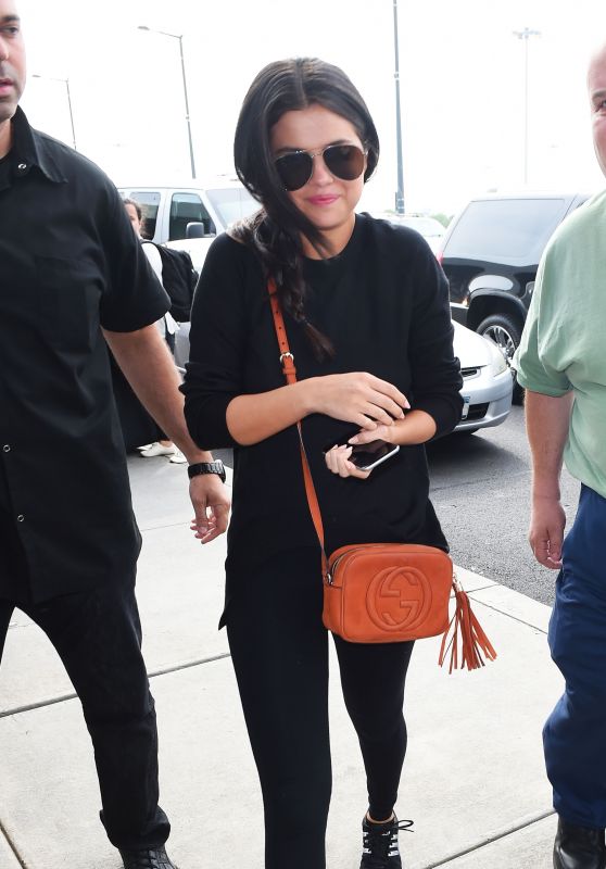 Selena Gomez Summer Airport Outfit - JFK Airport in NYC, June 2015