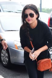 Selena Gomez Summer Airport Outfit - JFK Airport in NYC, June 2015