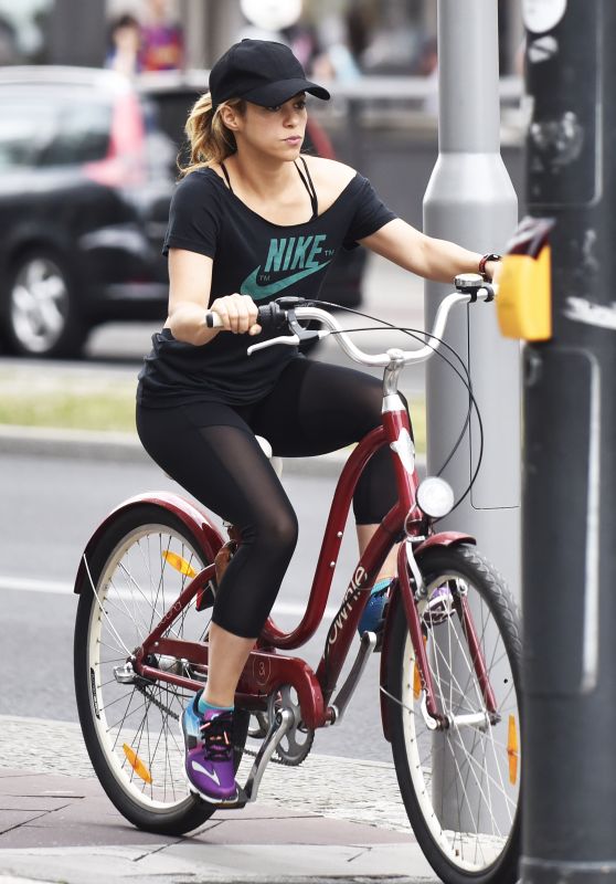 Shakira On Bicyle in Berlin, June 2015