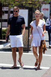 Alex Gerrard - Having Lunch out in Los Angeles - July 2015